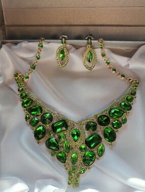 Rhinestone Necklace & Earring Set NWOT